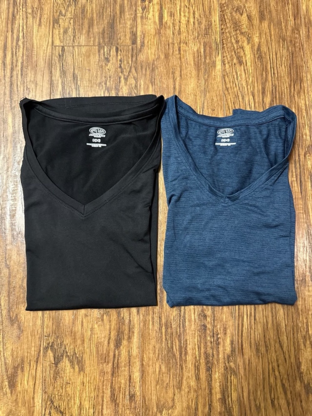Athletic Works Black & Blue V-Neck T-Shirts (2) Size Small